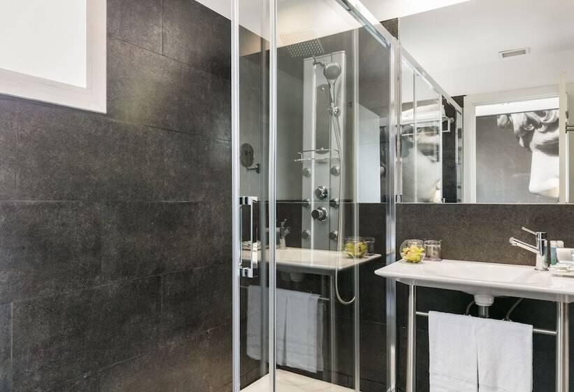 هتل Globales Acis y Galatea