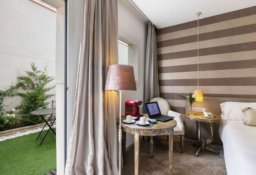 هتل Globales Acis y Galatea