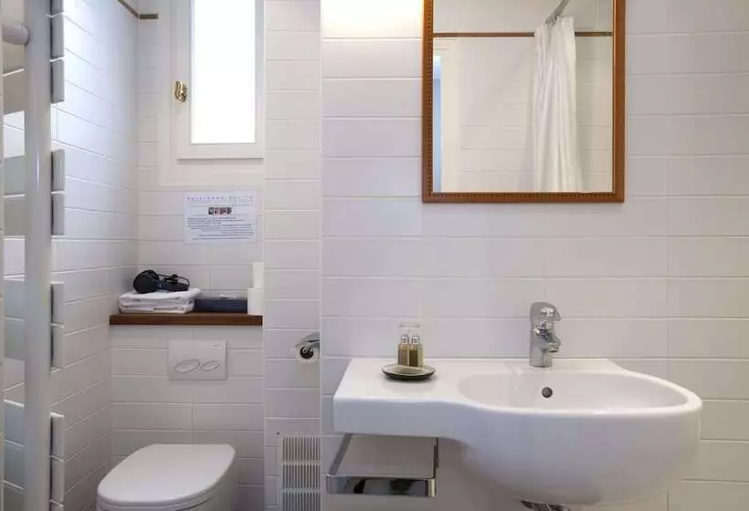 ホテル Home Paris 16