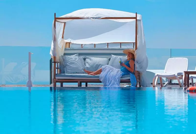 Orizontes Hotel Santorini