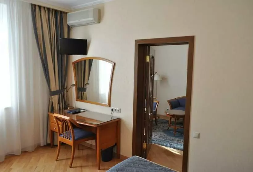 Hotelli Ozerkovskaya