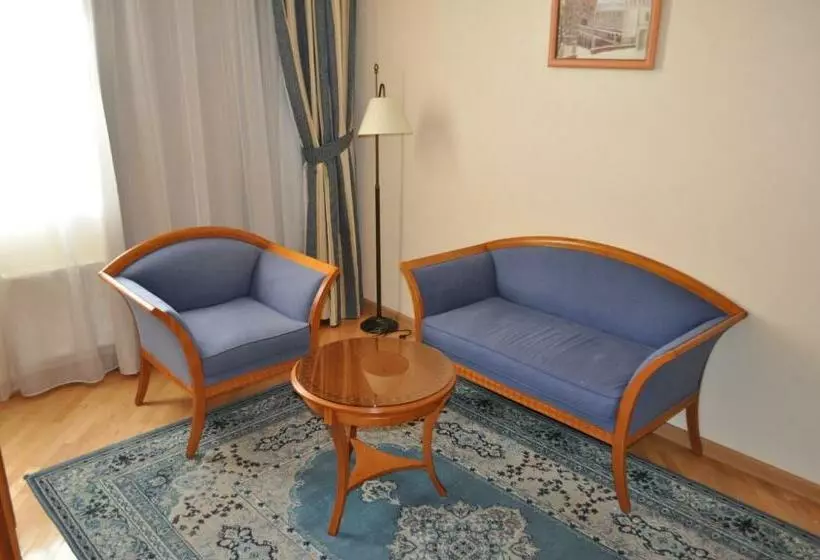 Hotelli Ozerkovskaya