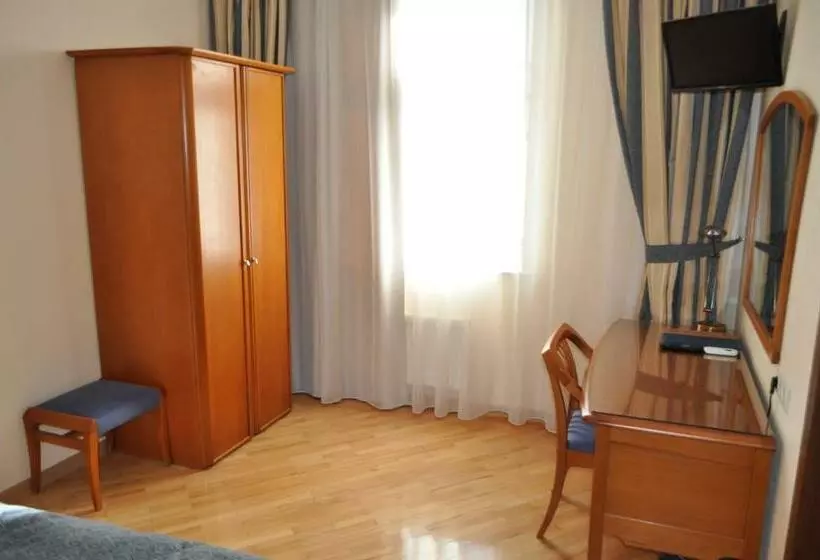 Hotelli Ozerkovskaya