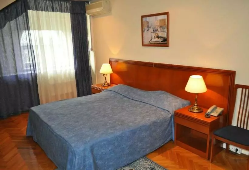 Hotelli Ozerkovskaya