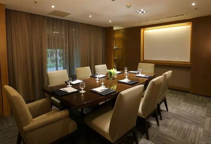 Taipei Fullerton Hotel   South