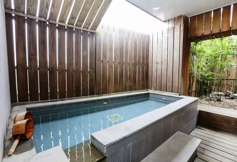 Taipei Fullerton Hotel   South