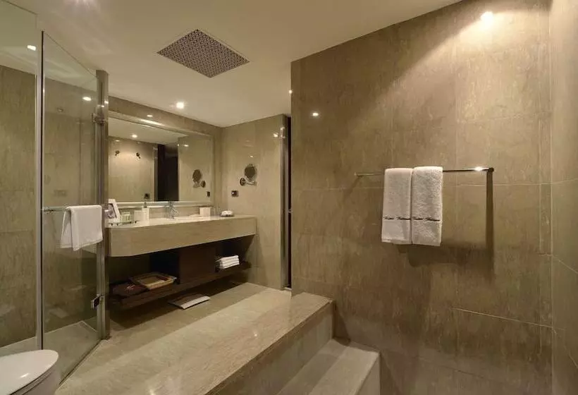 Taipei Fullerton Hotel   South