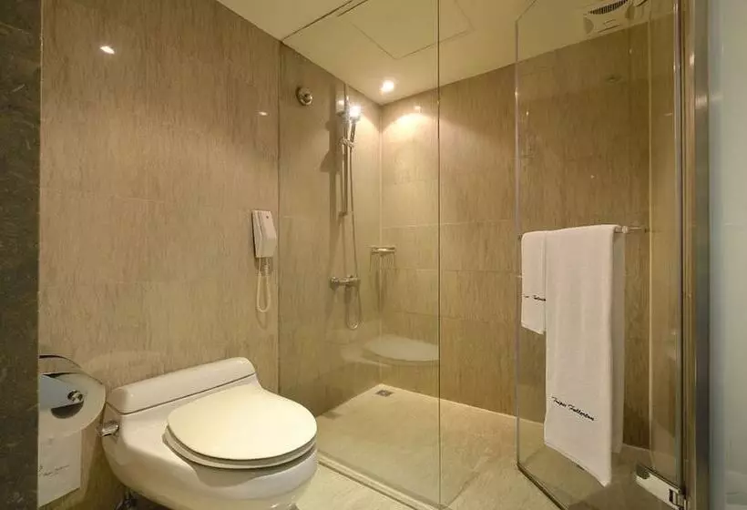 Taipei Fullerton Hotel   South