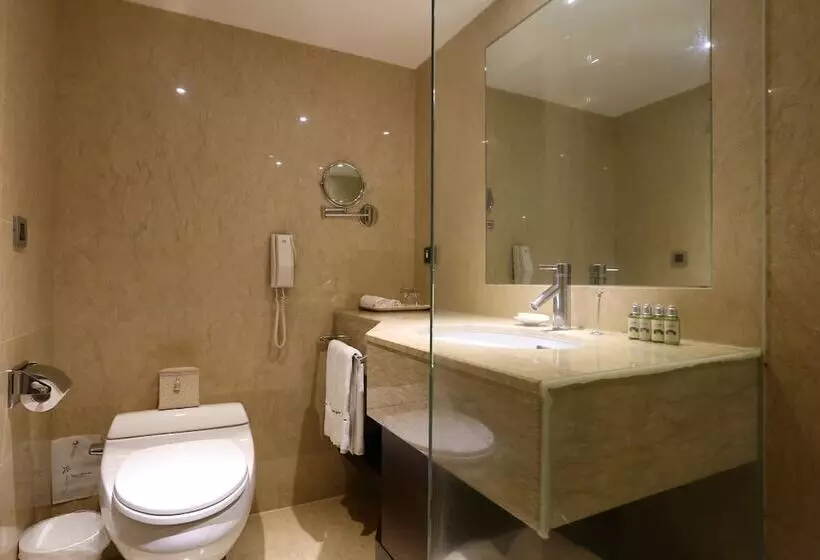 Taipei Fullerton Hotel   South