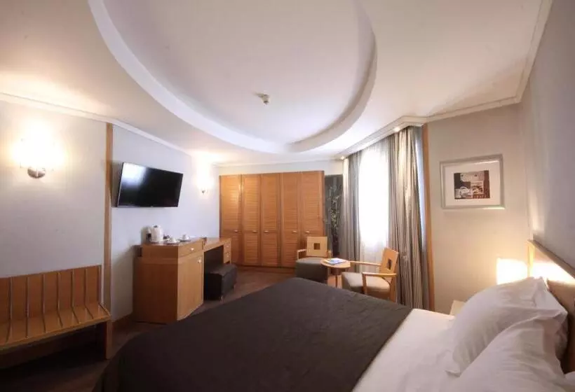 Отель The Athenian Callirhoe Exclusive