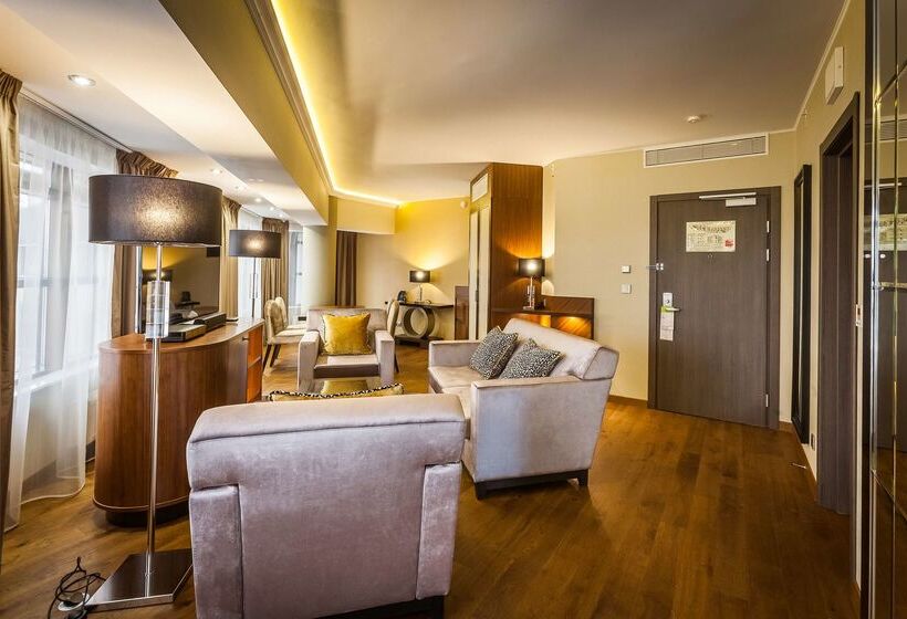 Doubletree By Hilton Hotel Tyumen