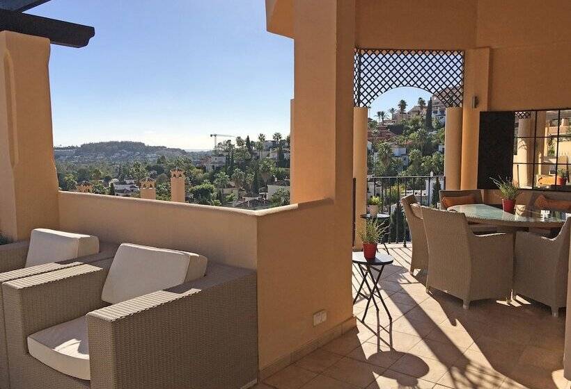 Aloha Hill Club Golf & Spa Apartments