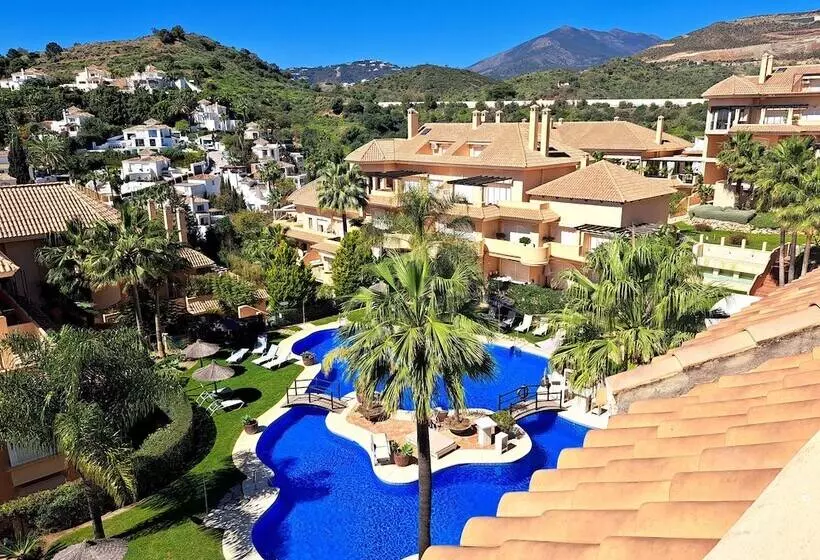 Aloha Hill Club Golf & Spa Apartments