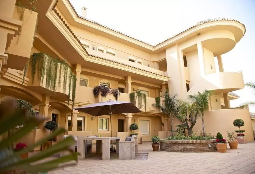 Aloha Hill Club Golf & Spa Apartments