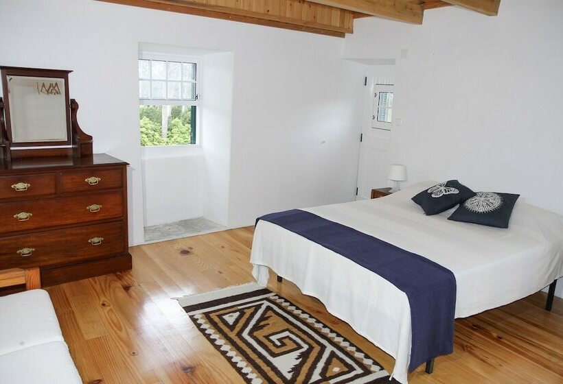 Casa Da Pia De Pedra