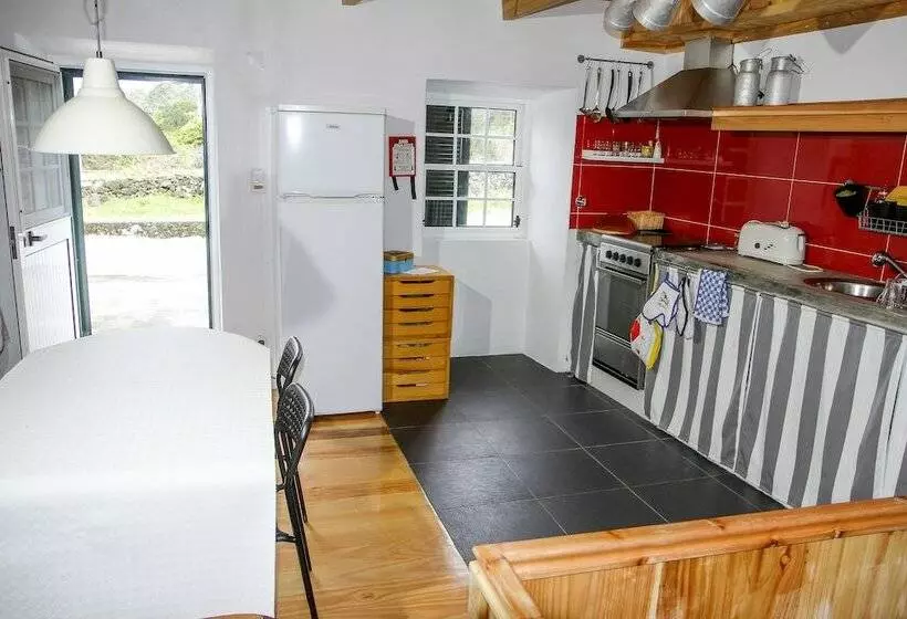 Casa Da Pia De Pedra