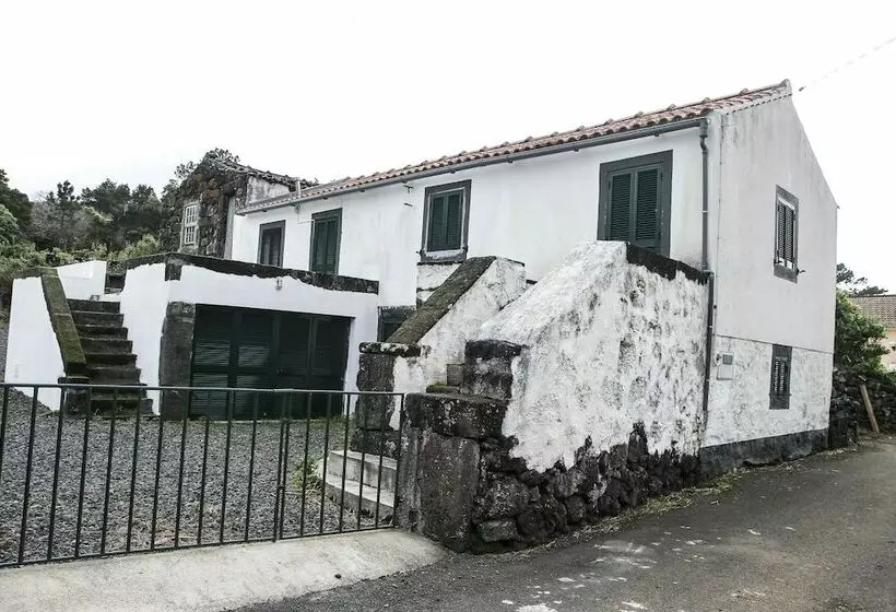 Casa Da Pia De Pedra