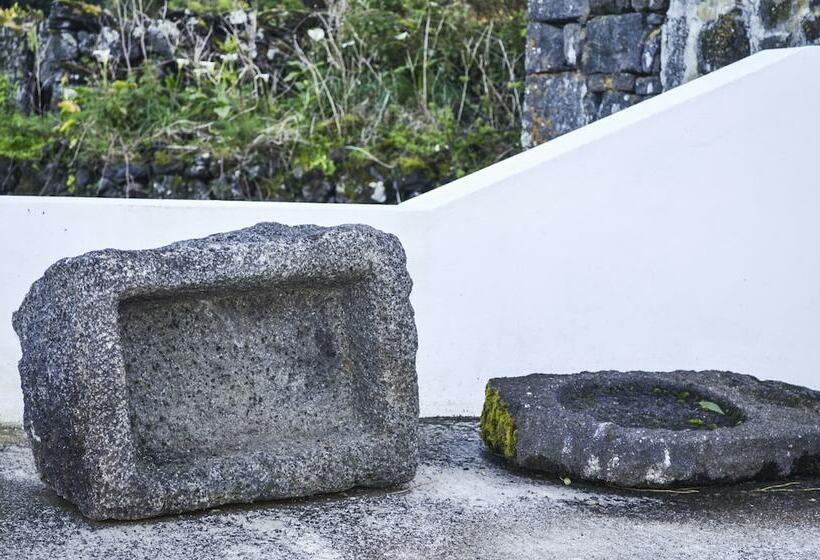 Casa Da Pia De Pedra