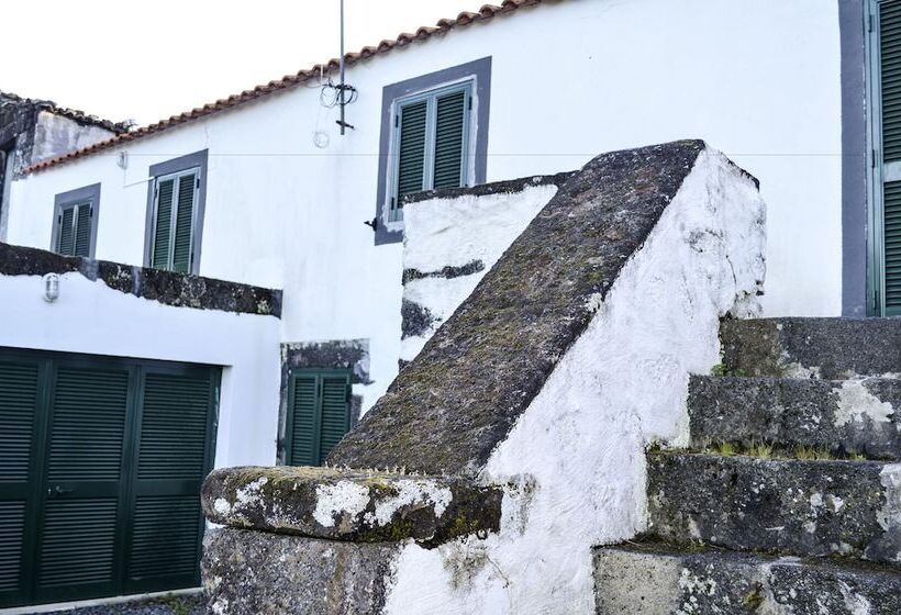 Casa Da Pia De Pedra