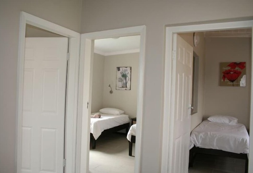 هتل Lagoon Chalets