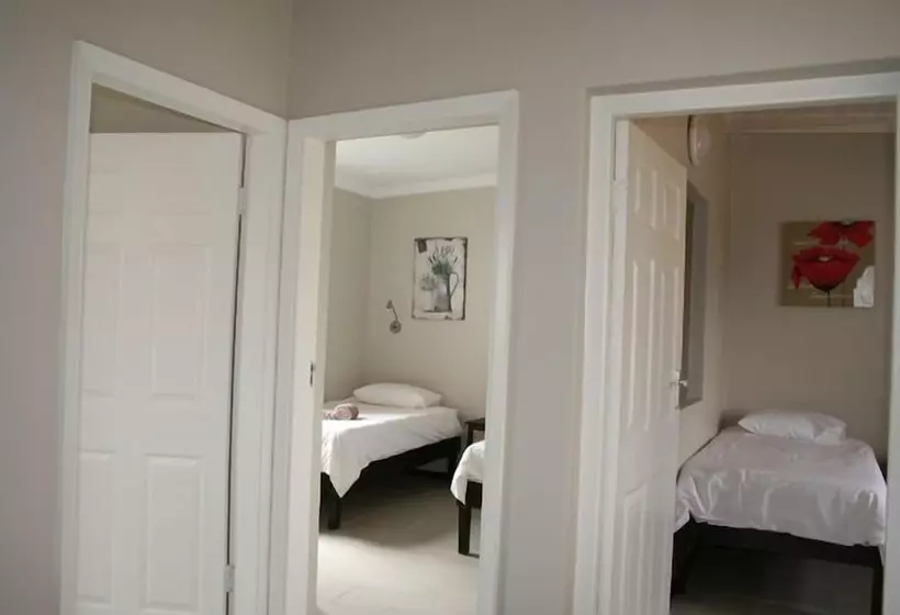 هتل Lagoon Chalets