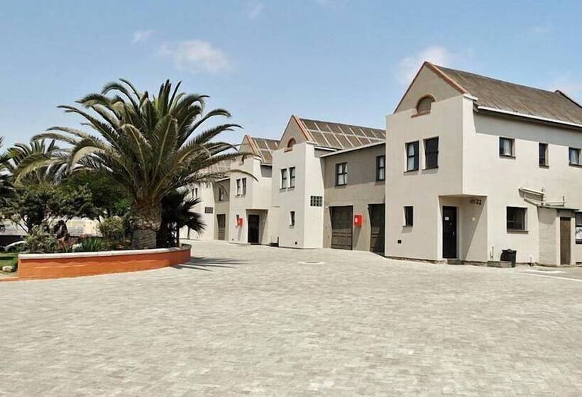 هتل Lagoon Chalets