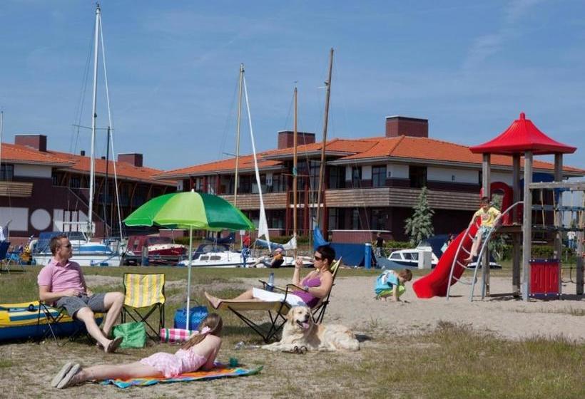 Отель Landal Waterparc Veluwemeer