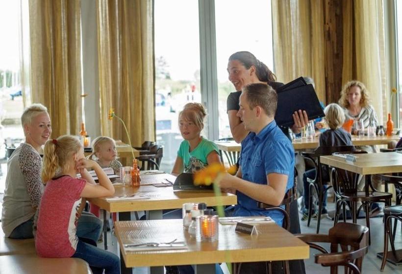 Отель Landal Waterparc Veluwemeer