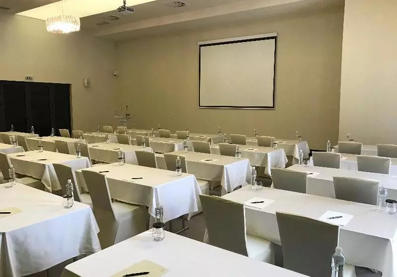 هتل Malak Apartments