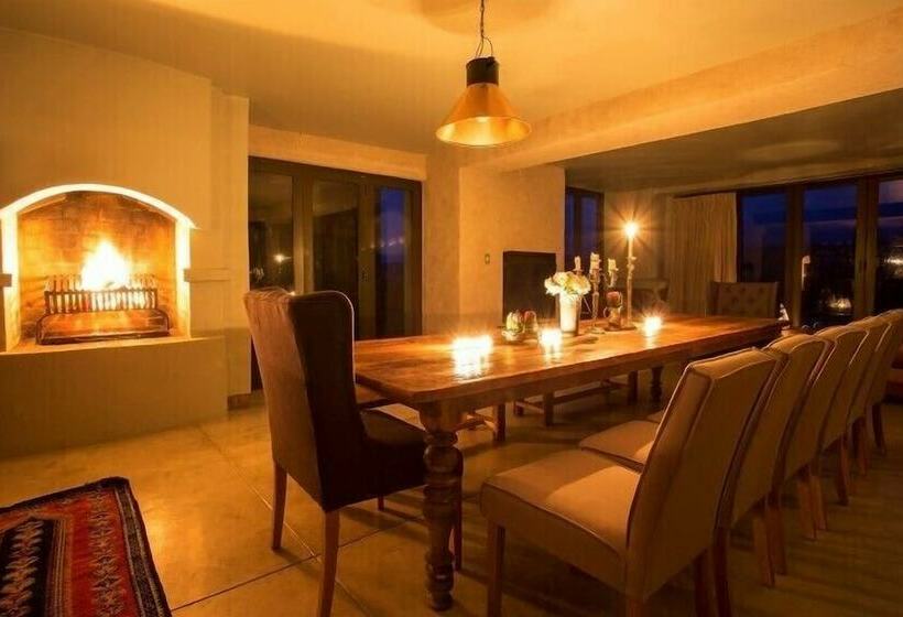 فندق Mount High Luxury Country Lodge