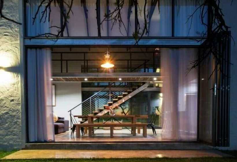 فندق Mount High Luxury Country Lodge