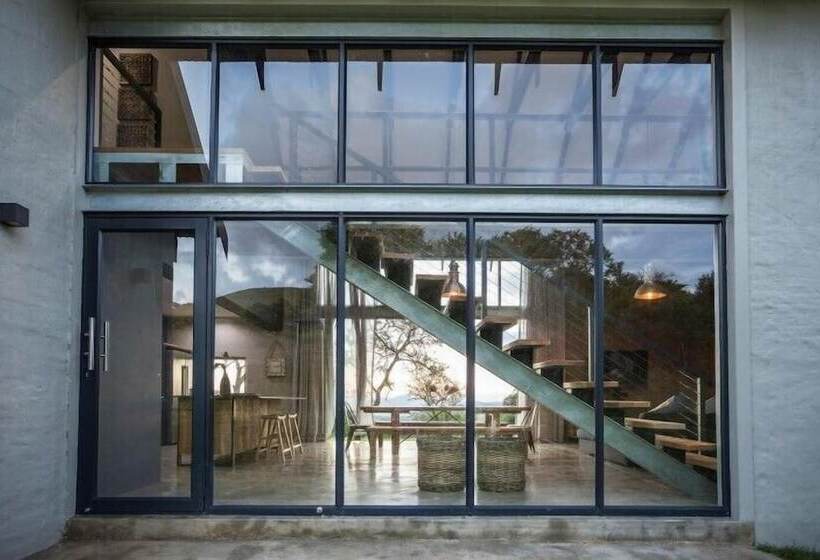 فندق Mount High Luxury Country Lodge