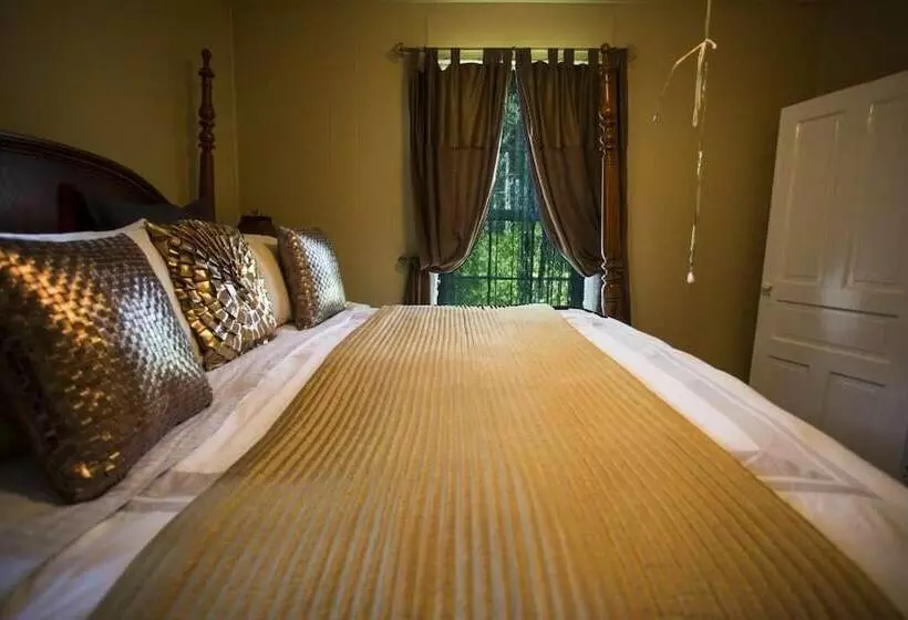 هتل One Of A Kind Experience Heritage Cottage