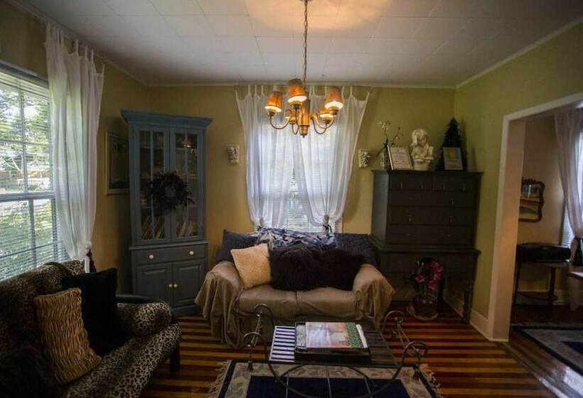 בית מלון כפרי One Of A Kind Experience Heritage Cottage