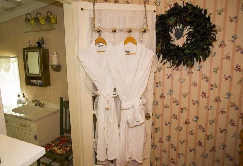 בית מלון כפרי One Of A Kind Experience Heritage Cottage