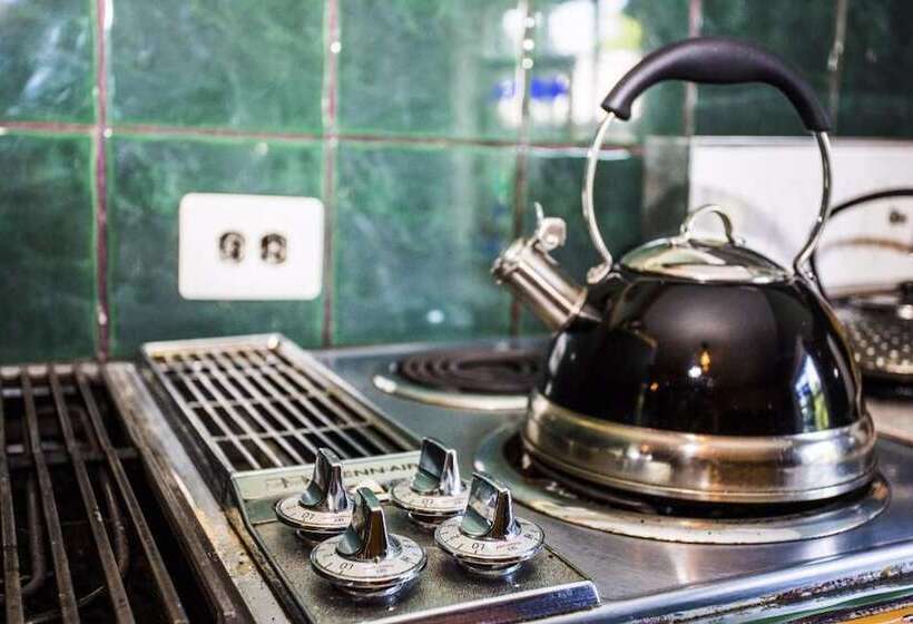 בית מלון כפרי One Of A Kind Experience Heritage Cottage