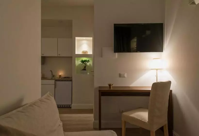 تختخواب و صبحانه Aruna Suites