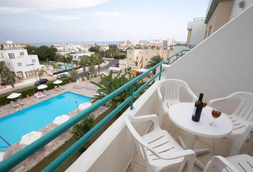 Debbiexenia Hotel Apartments