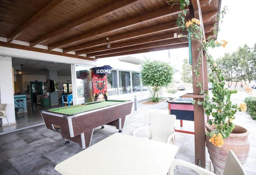 Debbiexenia Hotel Apartments