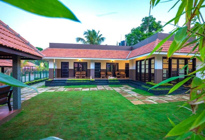 فندق Alleppey Haven Beach Villa