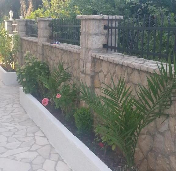 پانسیون Apartments Lux Lukic