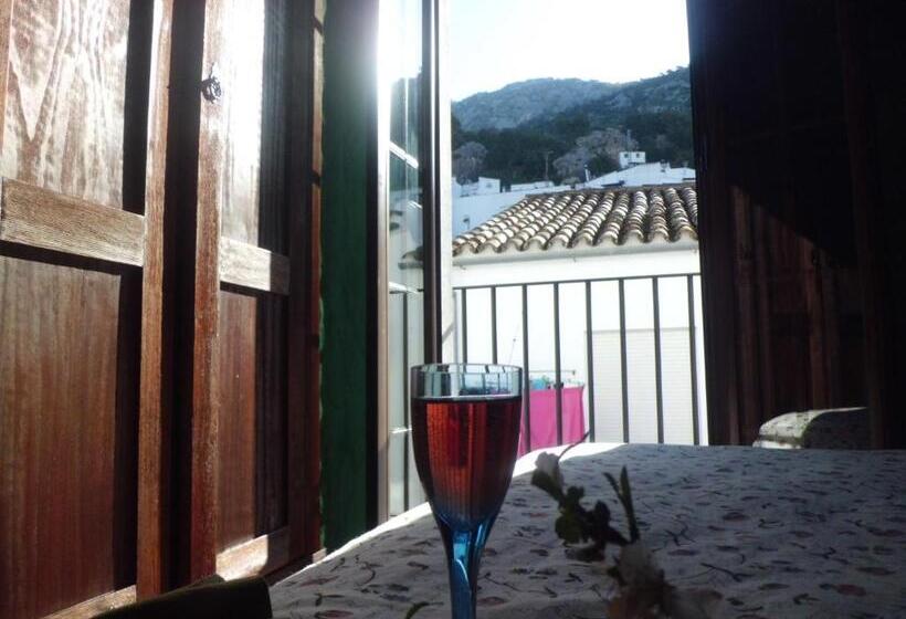 ペンション Jade