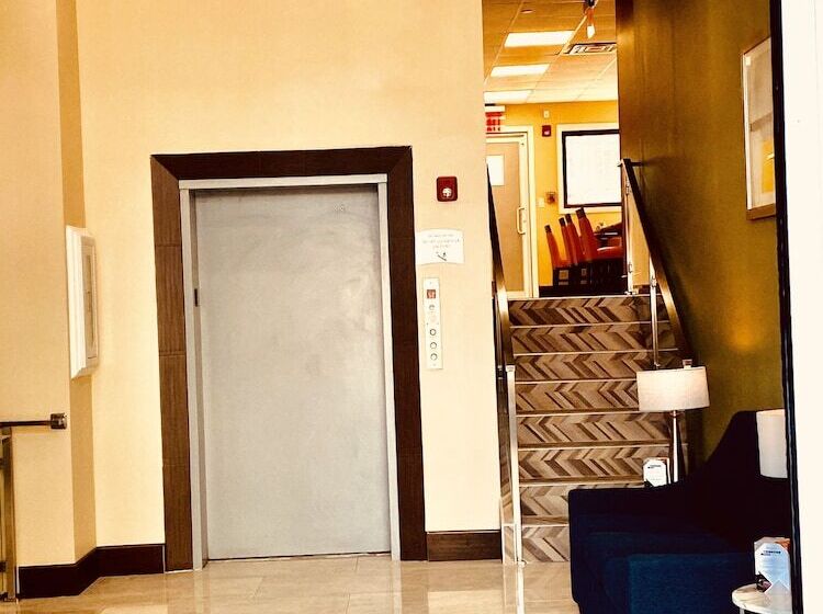 فندق Surface Inn Brooklyn