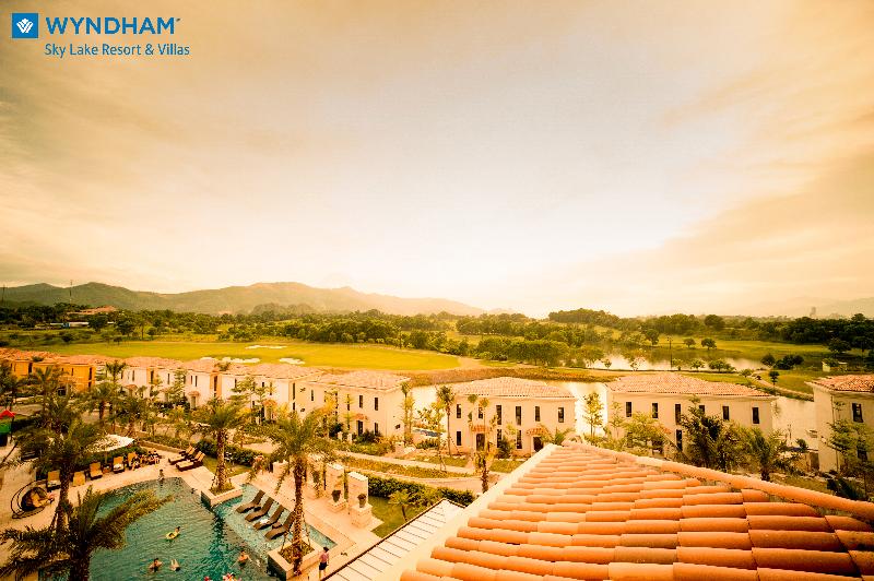هتل Wyndham Sky Lake Resort And Villas
