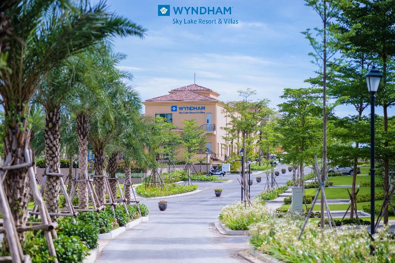 هتل Wyndham Sky Lake Resort And Villas