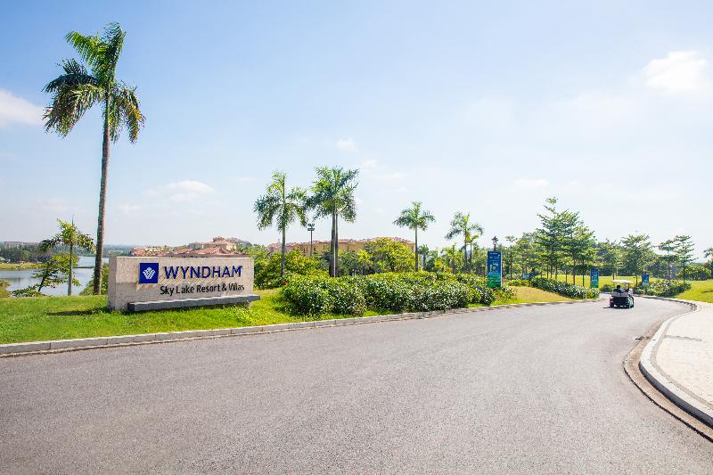 هتل Wyndham Sky Lake Resort And Villas