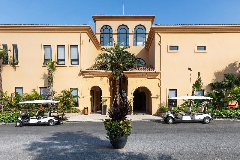 هتل Wyndham Sky Lake Resort And Villas