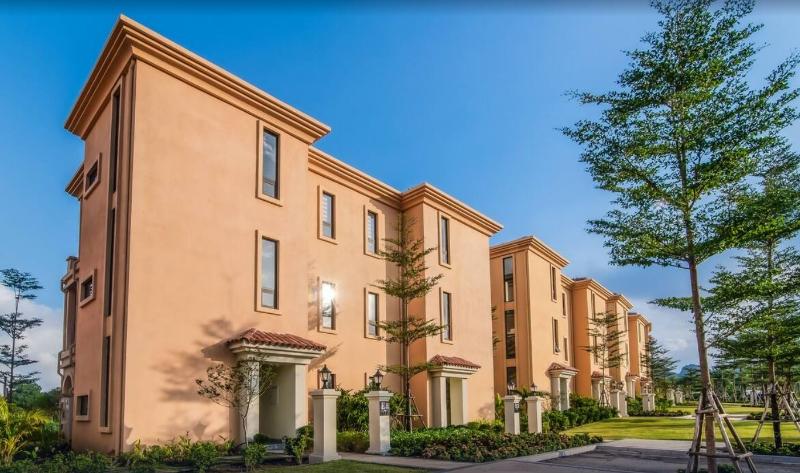 هتل Wyndham Sky Lake Resort And Villas