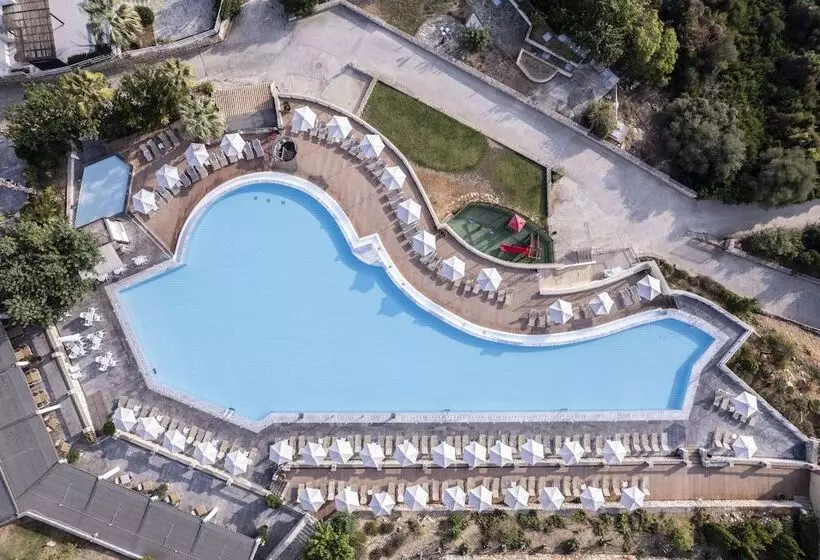 Louis Apostolata Island Resort