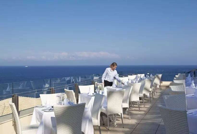 Louis Apostolata Island Resort